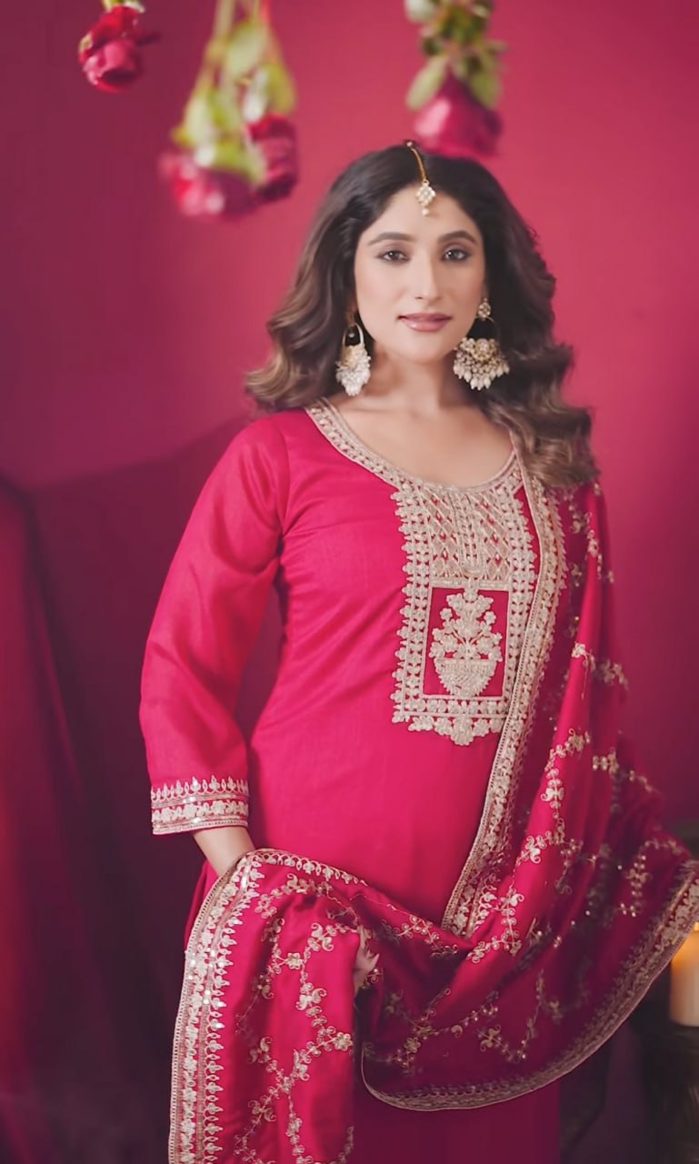 Nayra Royal Threads New Festival kurti pair