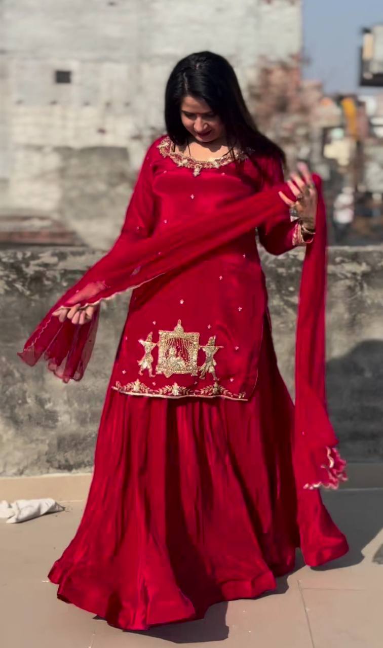 Myra Classic Twirl Look Red Embroidered Bids Hand Work Set