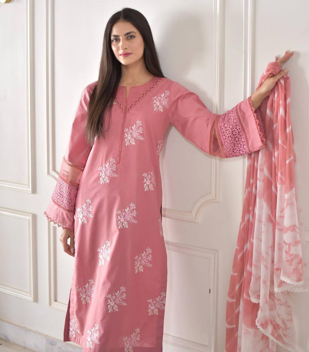 Zarposh Roman Silk Fabric Top And Pant With Silver Chiffon Dupatta