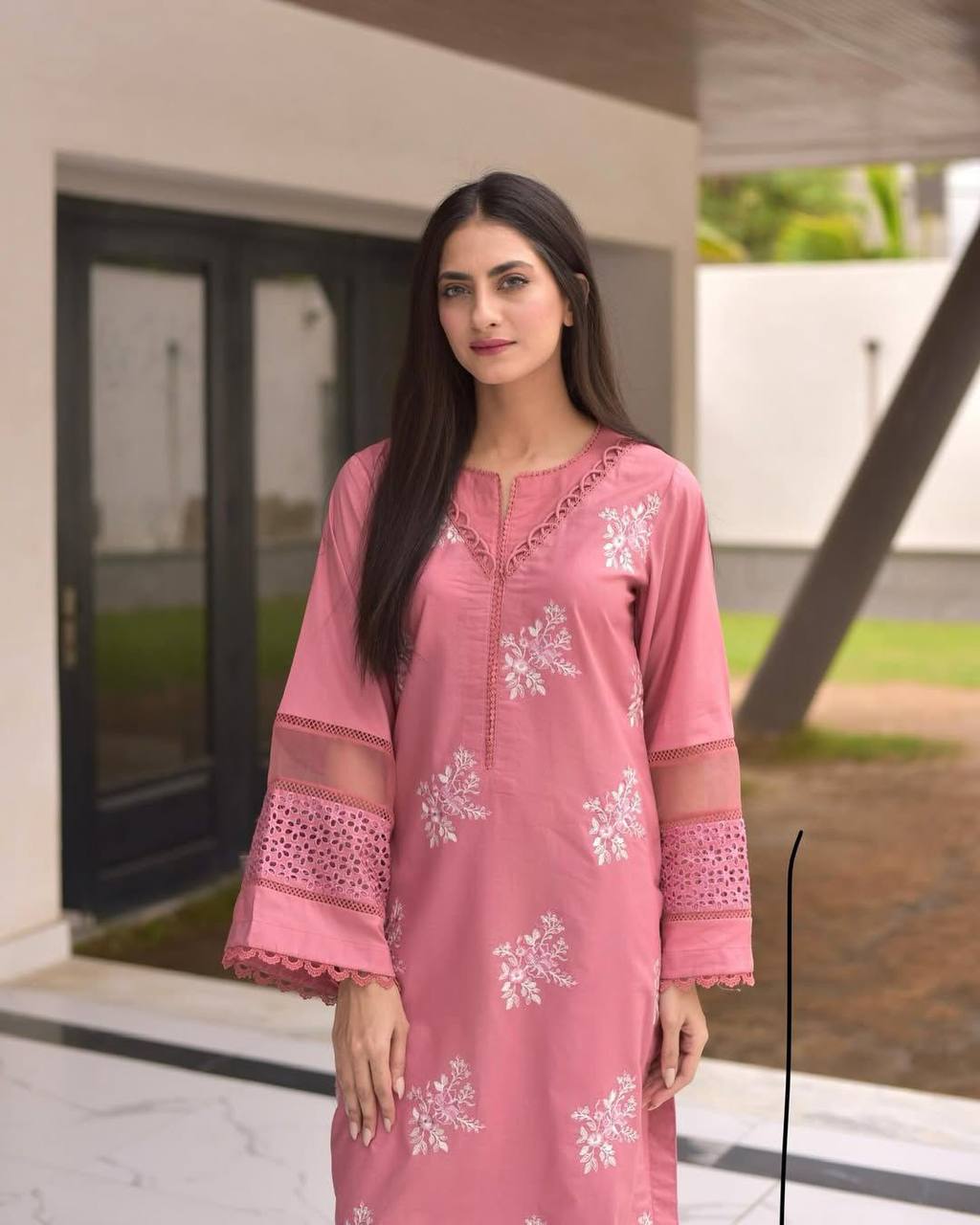 Zarposh Roman Silk Fabric Top And Pant With Silver Chiffon Dupatta