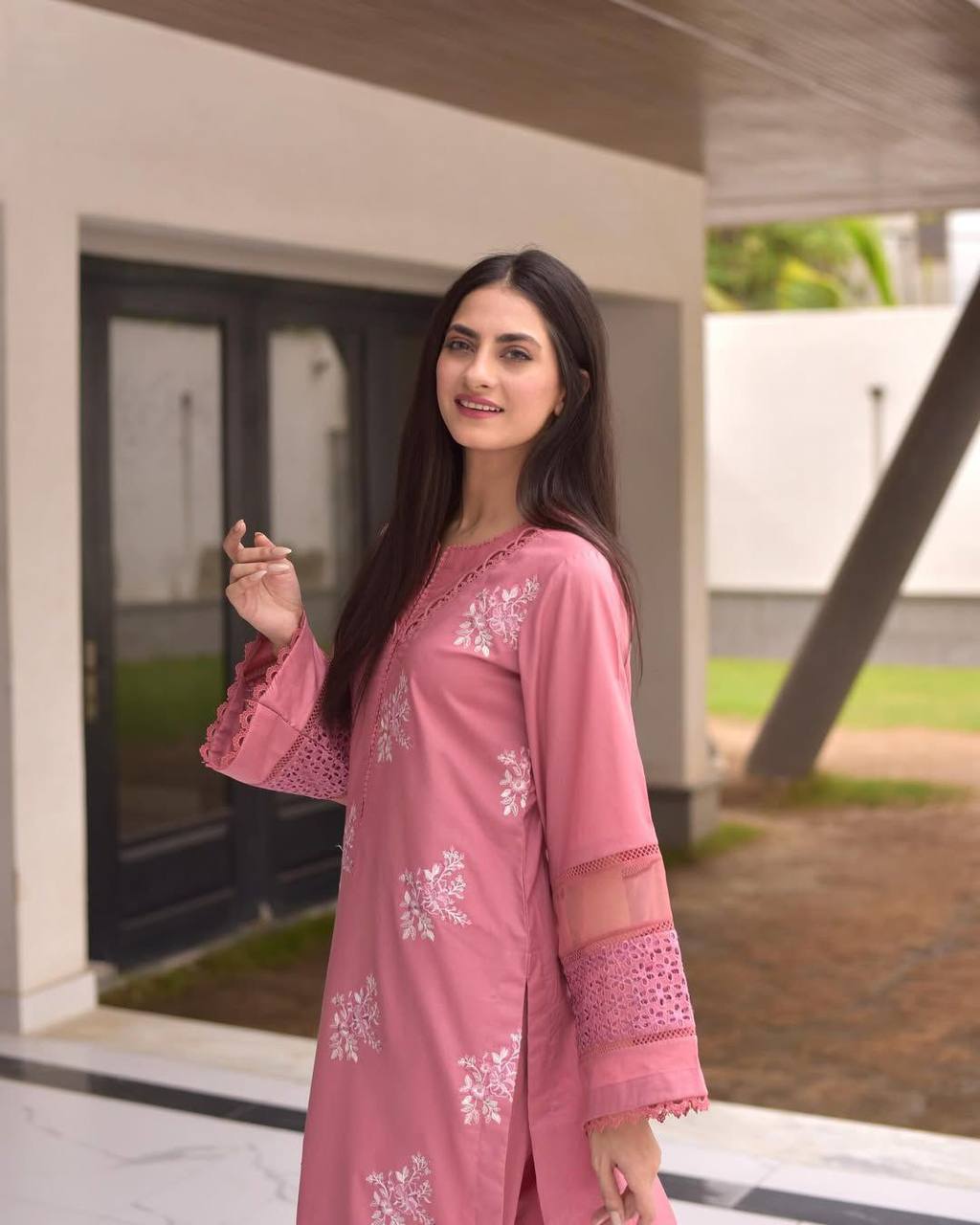Zarposh Roman Silk Fabric Top And Pant With Silver Chiffon Dupatta
