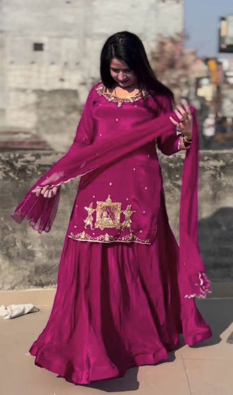 Myra Classic Twirl Look Red Embroidered Bids Hand Work Set