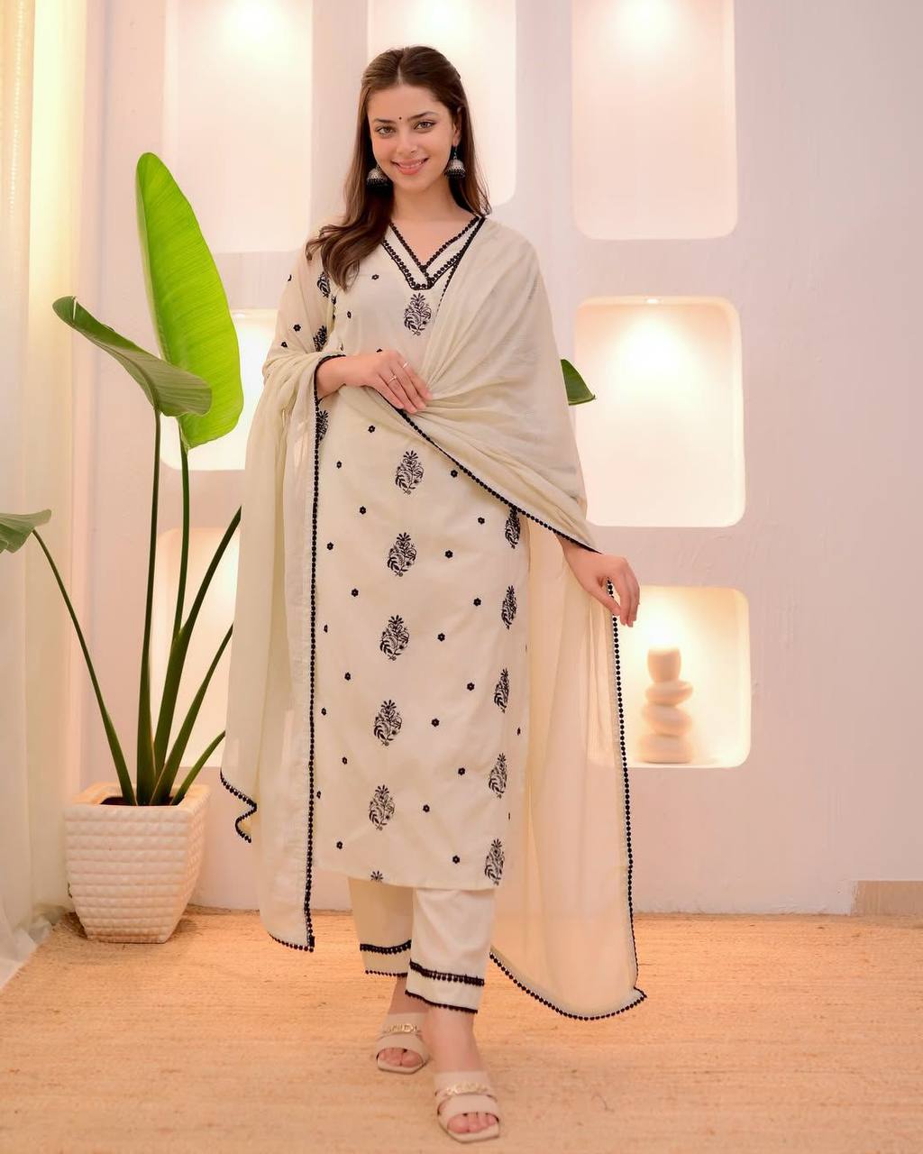 Scarza Black Roman Silk Comfotable Exclusive Suit