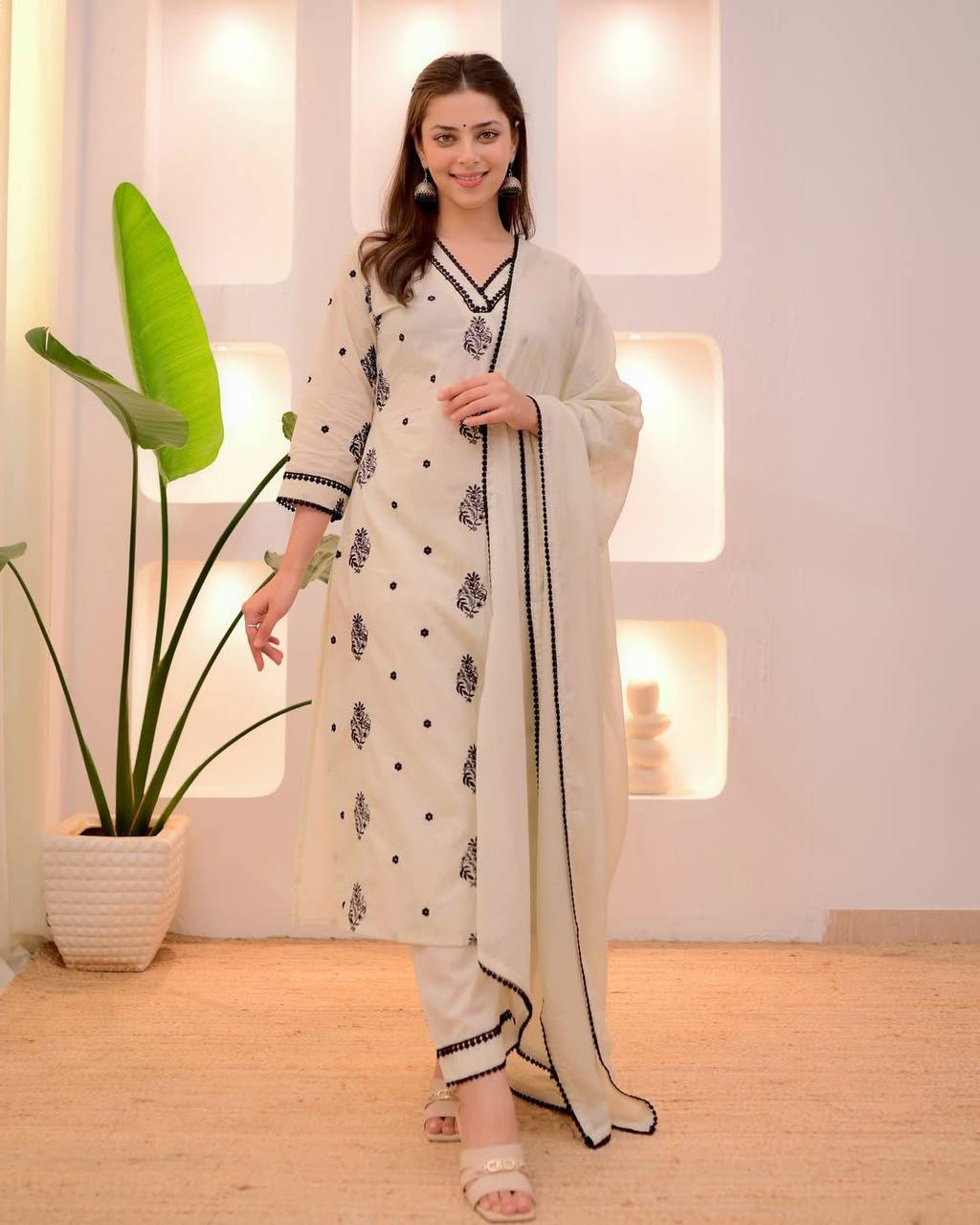 Scarza Black Roman Silk Comfotable Exclusive Suit