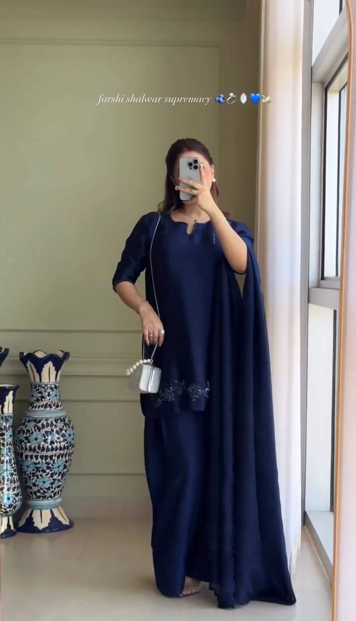Maahru Majestic Everyday Royal Vibes Bold Farshi Sets