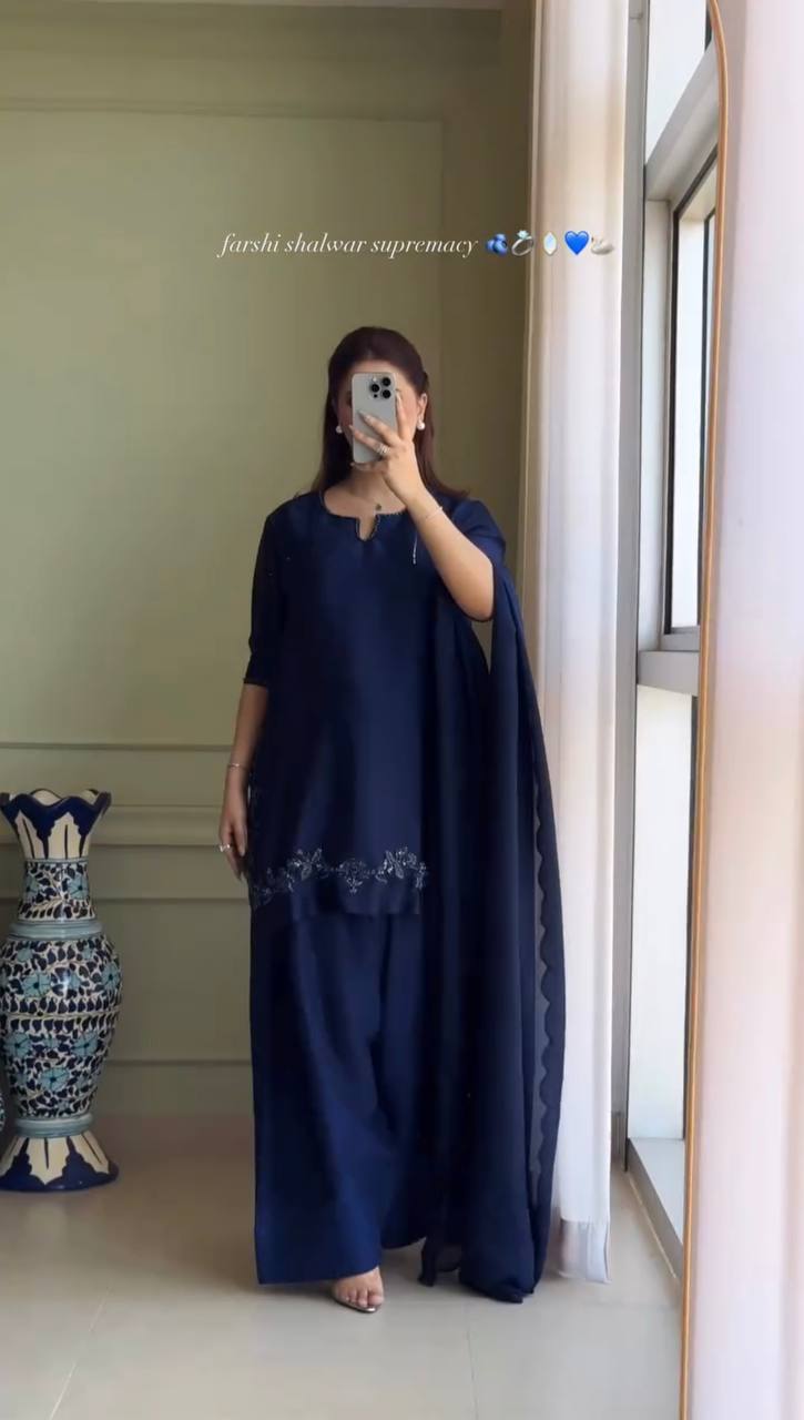 Maahru Majestic Everyday Royal Vibes Bold Farshi Sets