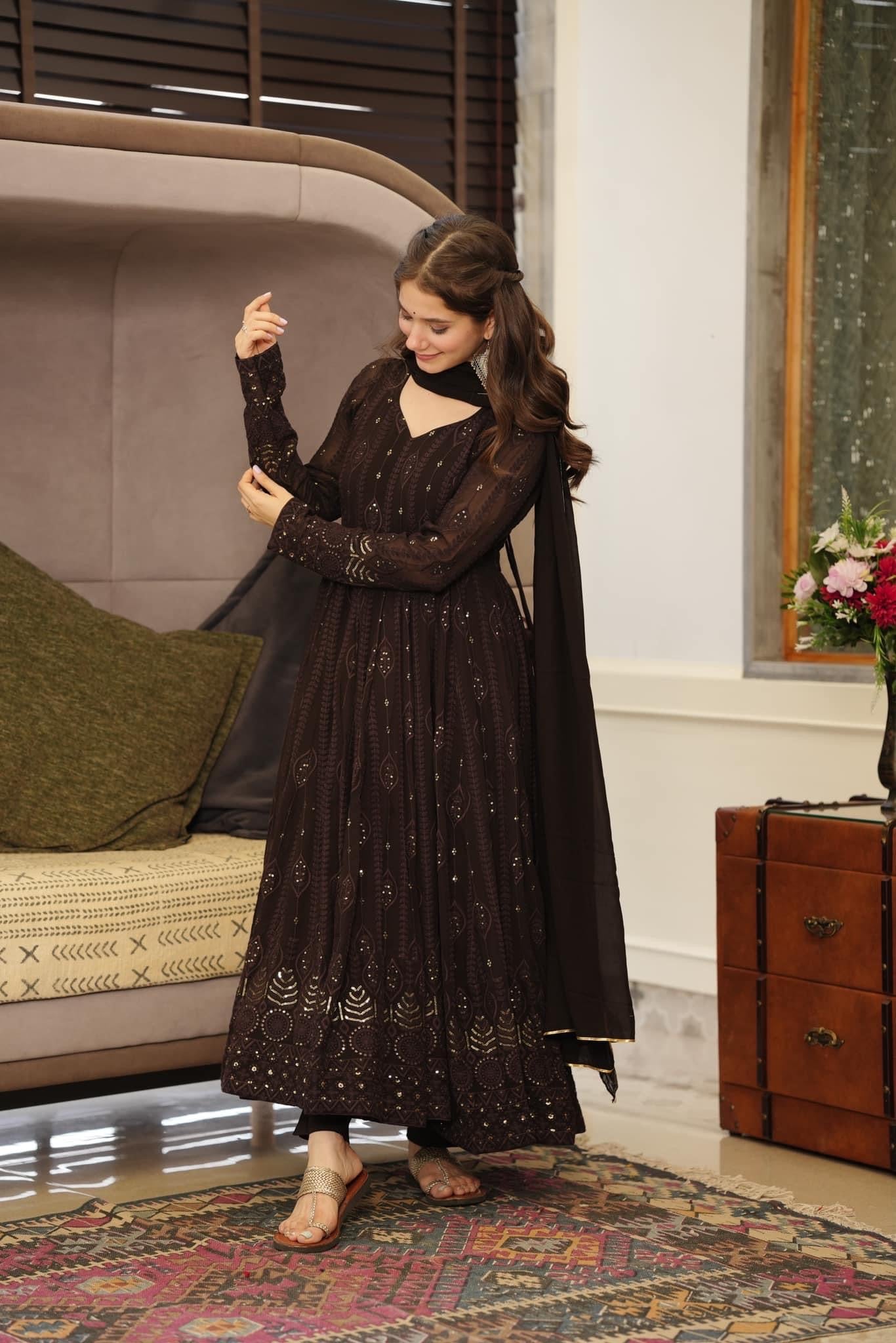 AARTI'S BLACK & RED SUIT SET