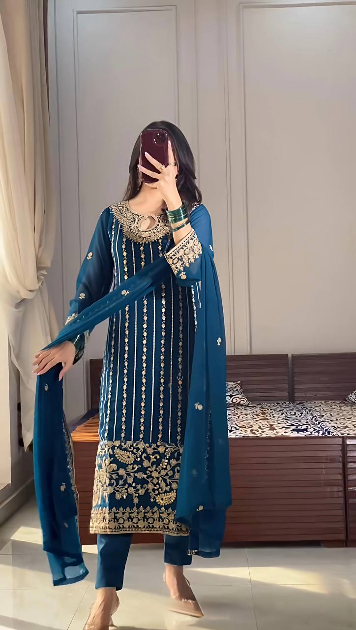 Pakeezah Paaras Suit Set