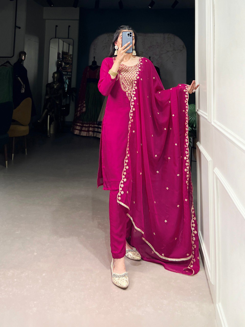 Rosé Royale A Magenta Dream in Threaded Gold Set