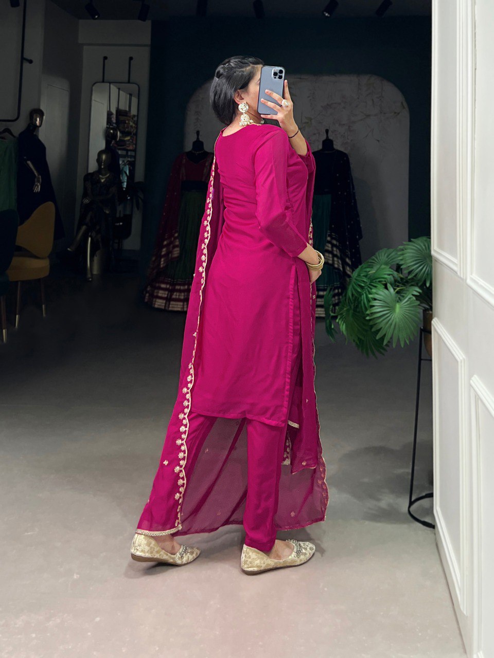 Rosé Royale A Magenta Dream in Threaded Gold Set
