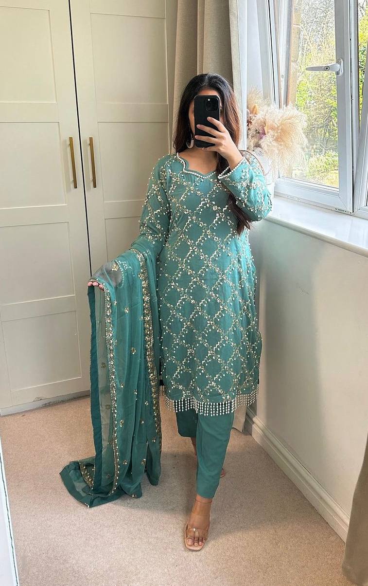 Riwaayat Royale A Heritage Suit Set