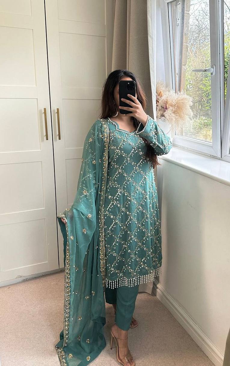 Riwaayat Royale A Heritage Suit Set