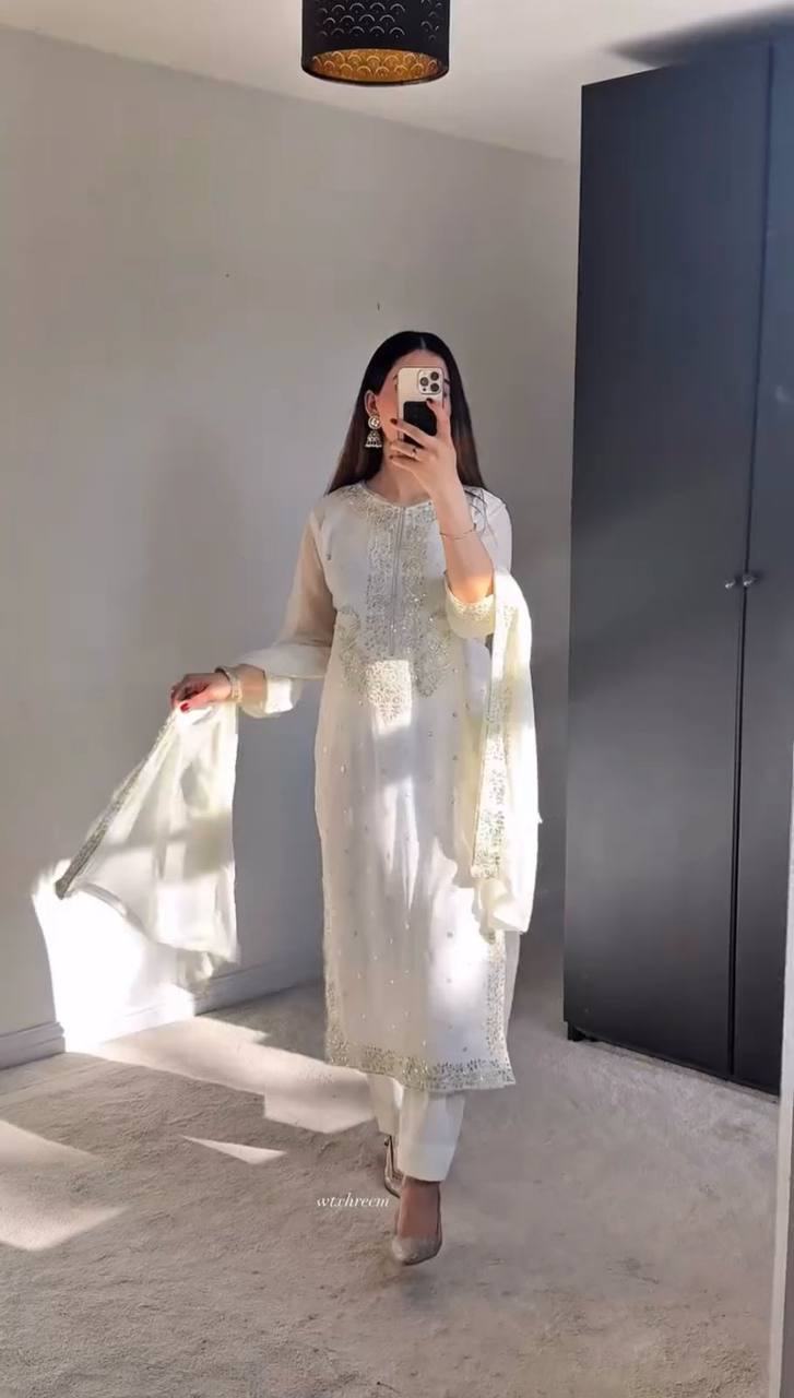 Tara Tilla Touch Pearl Embroidered Suit set