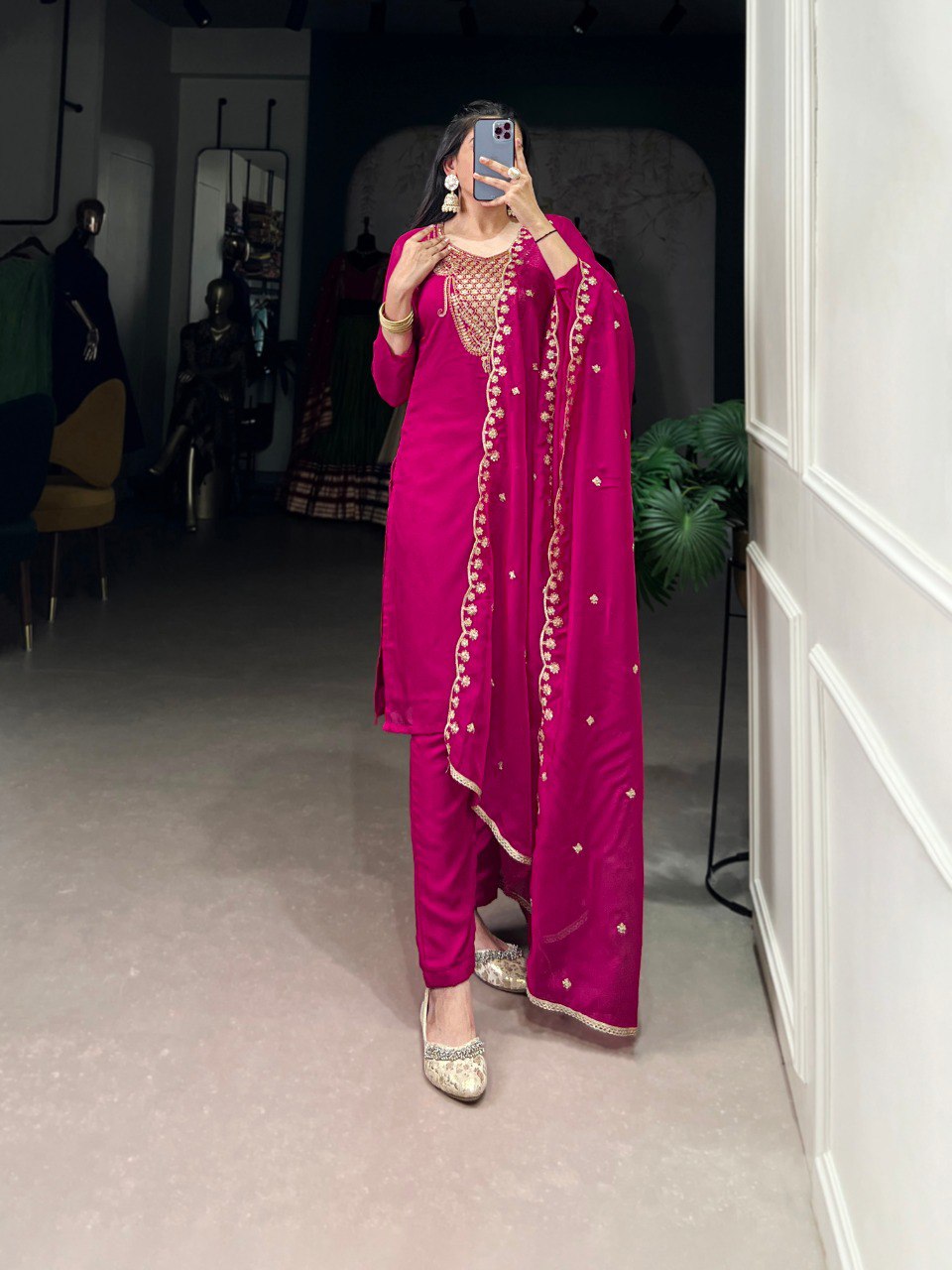 Rosé Royale A Magenta Dream in Threaded Gold Set
