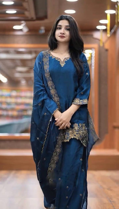 Elina Ready made Royal Radiance Embroidered Elegance Suit Set