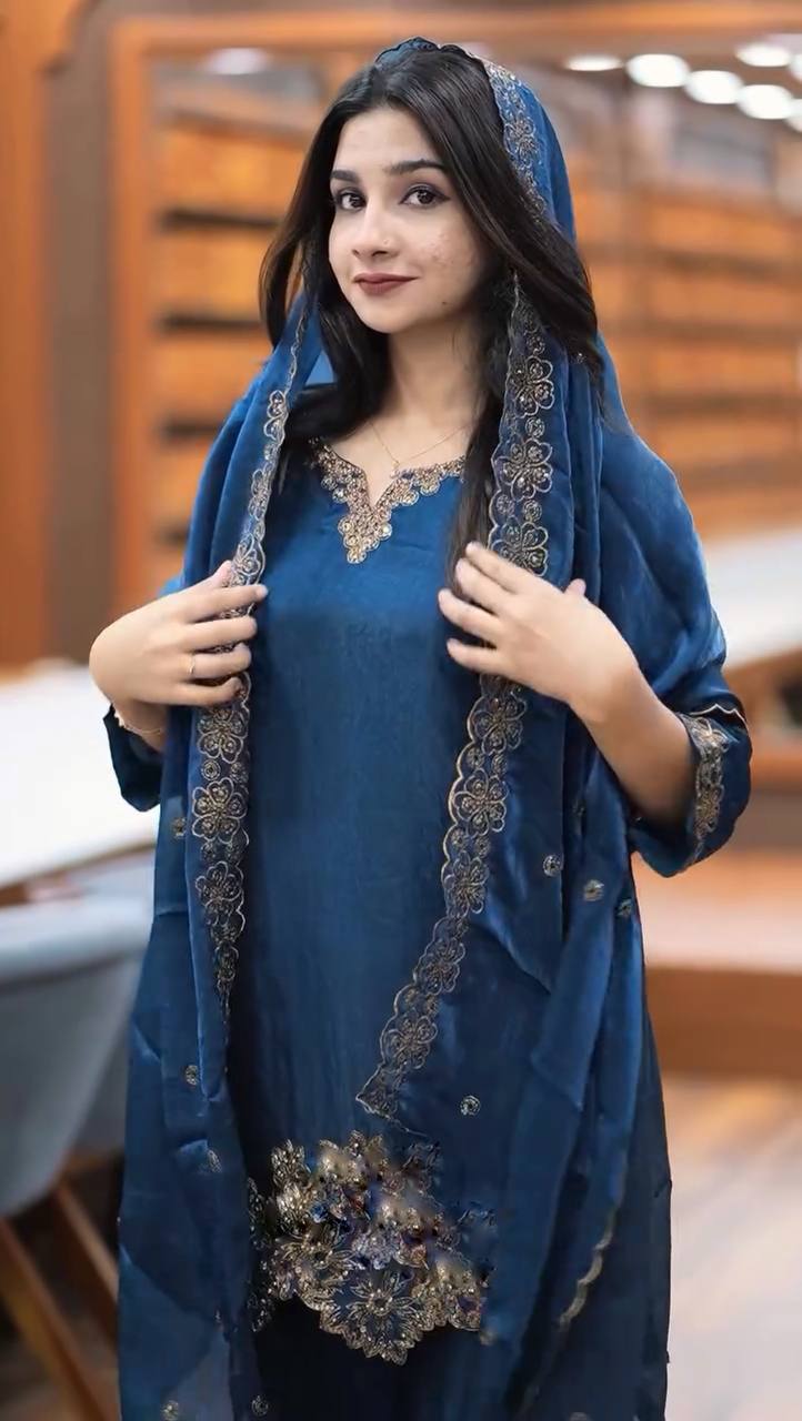 Elina Ready made Royal Radiance Embroidered Elegance Suit Set