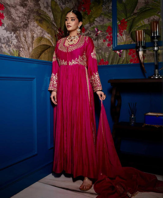 Regal Charm Magenta Embellished Long Kurta Set with Front Slit and Luxe Embroidery Set