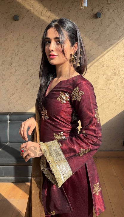 The Royal Ember Muse A Maroon Silk Draped in Gold Dust Elegance Suit