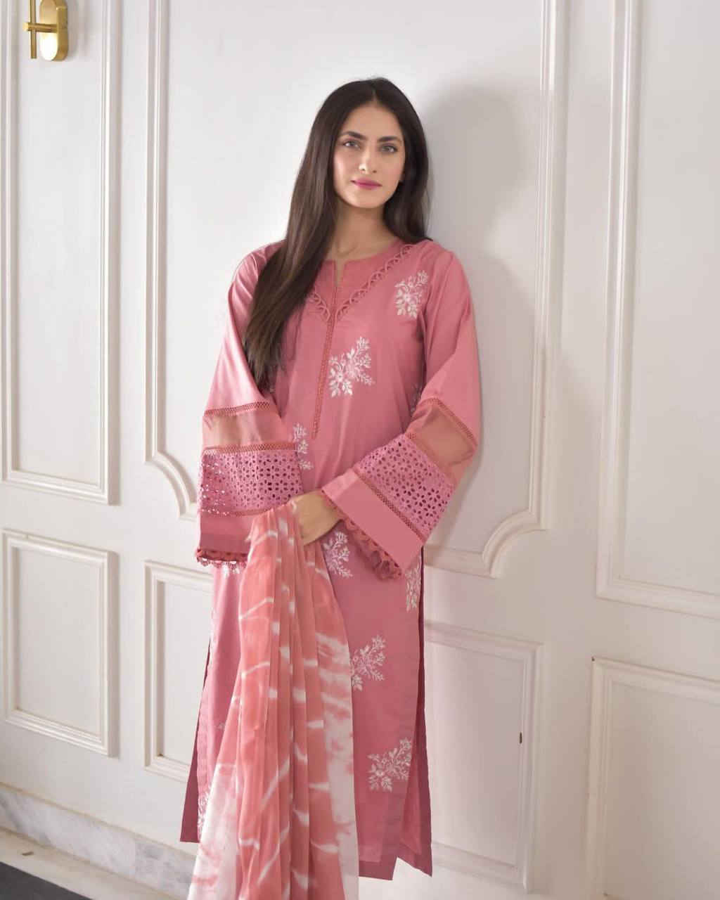 Zarposh Roman Silk Fabric Top And Pant With Silver Chiffon Dupatta