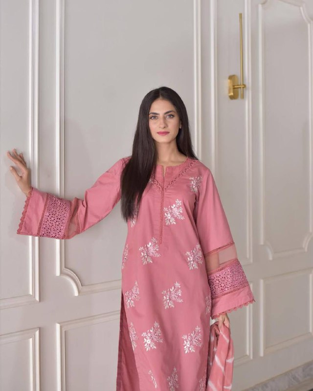 Zarposh Roman Silk Fabric Top And Pant With Silver Chiffon Dupatta