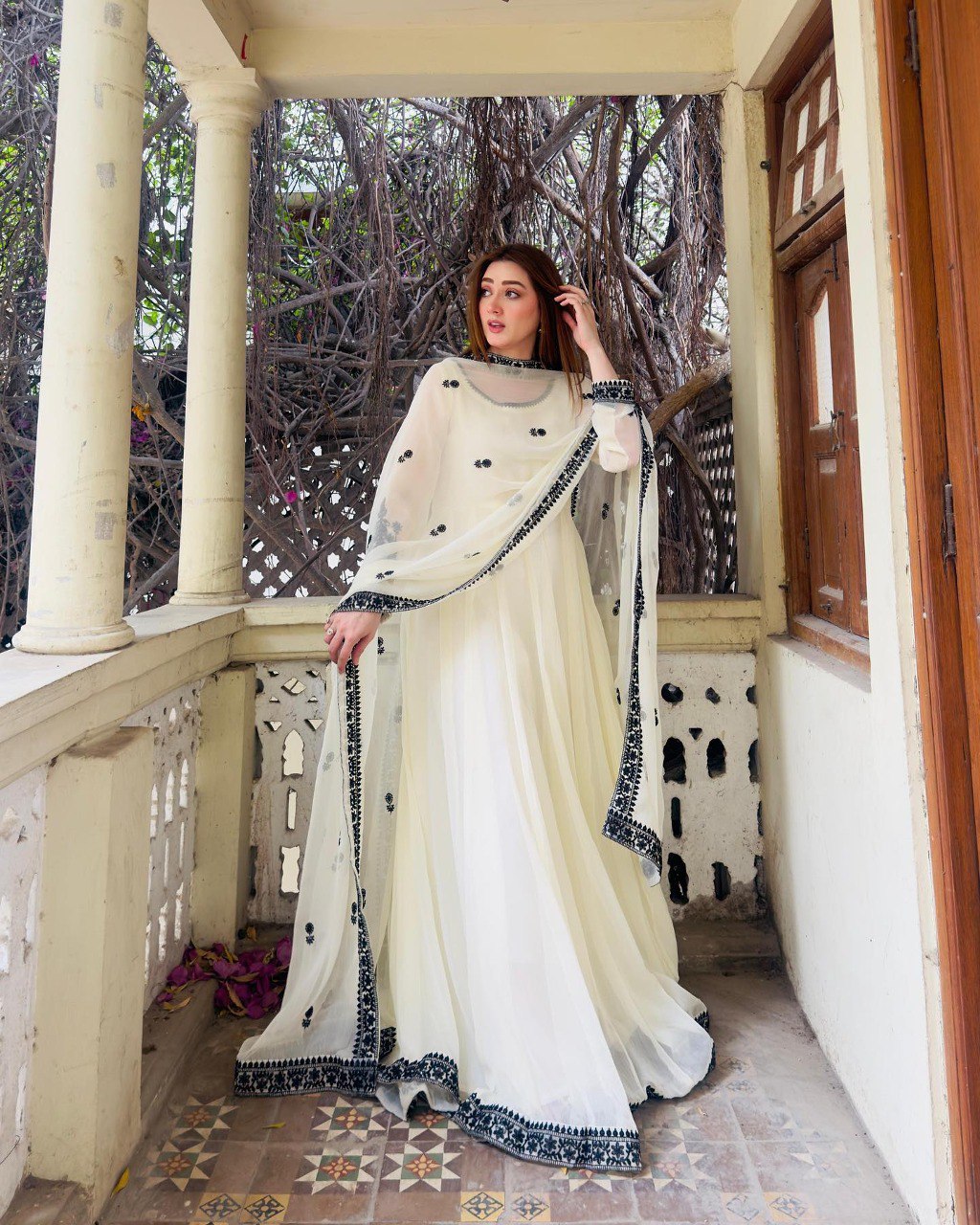 KANIKA OFF WHITE READYMADE ANARKALI SUIT SET