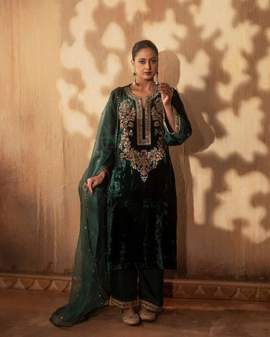 NAZIYA HEAVY VISCOUS VELVET PAKISTANI SUIT