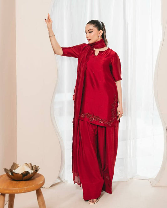 Maahru Majestic Everyday Royal Vibes Bold Farshi Sets