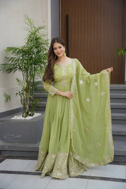 Sarah Crunchy Silk  Glimmer Gown Set