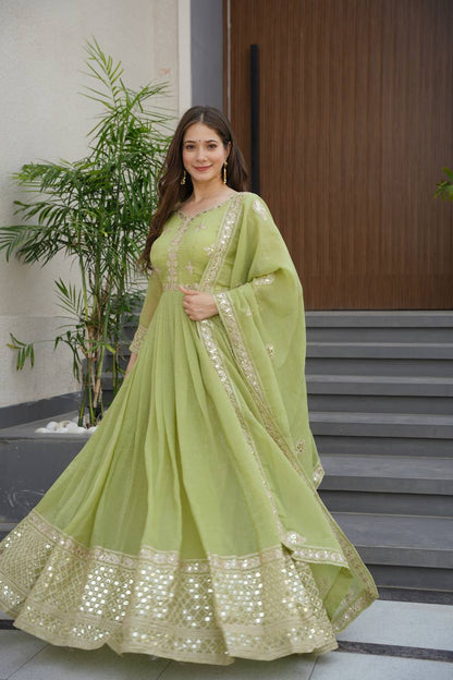 Sarah Crunchy Silk  Glimmer Gown Set