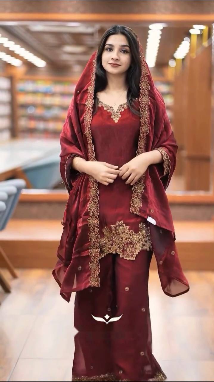 Elina Ready made Royal Radiance Embroidered Elegance Suit Set