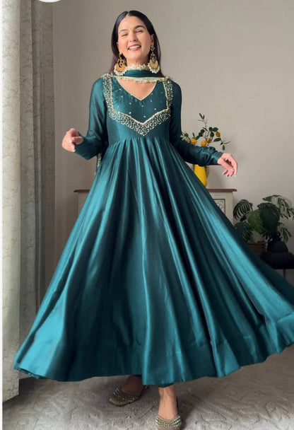 Vaidehi Rama Heavy Star Goargate Anarkali Suit Set