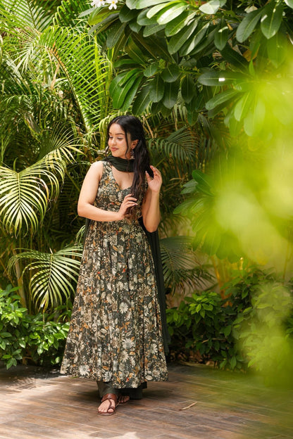 Aaranya Rayon Suit Set