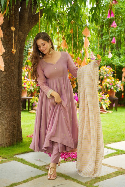 Kavyaani Suit Set