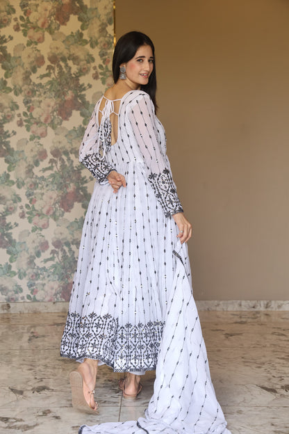 EVA'S WHITE COLOURED ANARKALI SUIT SET