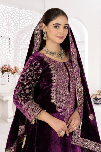 Velvet Dreams A Celebration of Rich Textures and Regal Grace