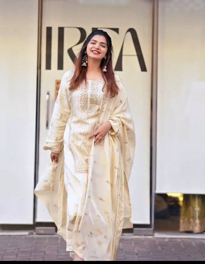 Roohani Rang Embroidered Suit Set for Festive Radiance
