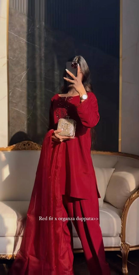 Roshan Raat Crimson Dreams in Classic Drapes Melody Suit Set